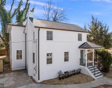 5224 28th Street N - Photo Thumbnail 1