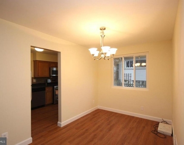 1901 N Quebec Street N - Photo Thumbnail 7