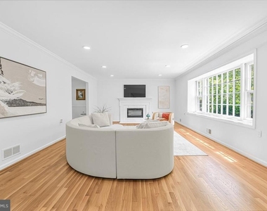 4025 N River Street - Photo Thumbnail 22