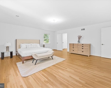 4025 N River Street - Photo Thumbnail 25