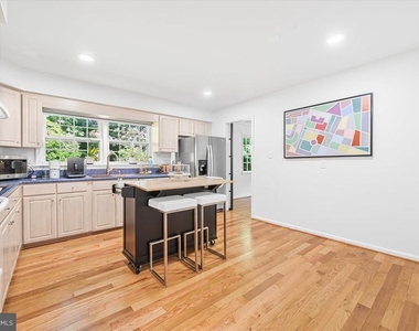 4025 N River Street - Photo Thumbnail 13