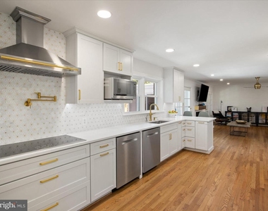 2606 N Quincy Street - Photo Thumbnail 18