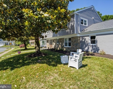 2606 N Quincy Street - Photo Thumbnail 4