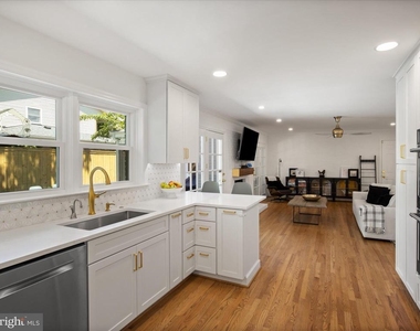 2606 N Quincy Street - Photo Thumbnail 19