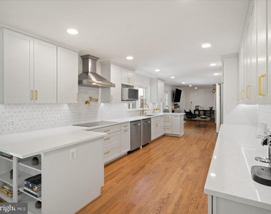 2606 N Quincy Street - Photo Thumbnail 17