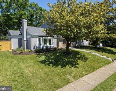 2606 N Quincy Street - Photo Thumbnail 2