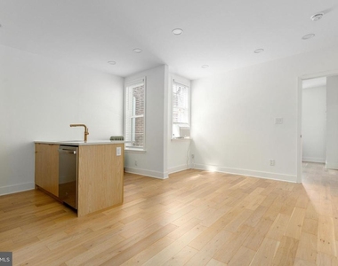 5461 W Berks Street - Photo Thumbnail 5