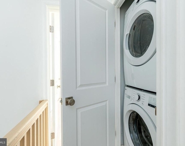 5461 W Berks Street - Photo Thumbnail 15