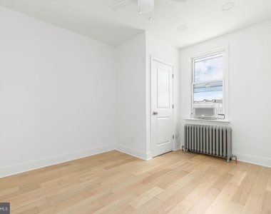 5461 W Berks Street - Photo Thumbnail 13