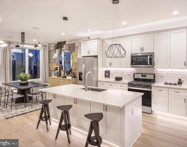 3000 Sedgeview Walk - Photo Thumbnail 14