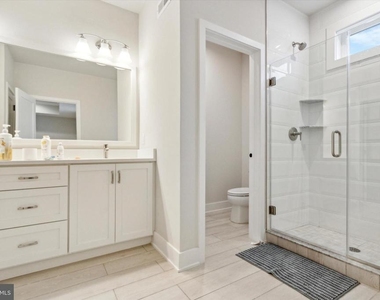 3000 Sedgeview Walk - Photo Thumbnail 9