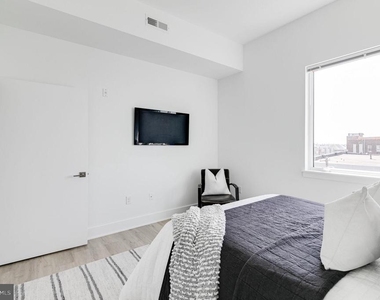 2201 Washington Avenue - Photo Thumbnail 2