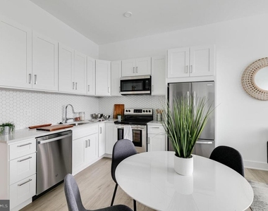 2201 Washington Avenue - Photo Thumbnail 10