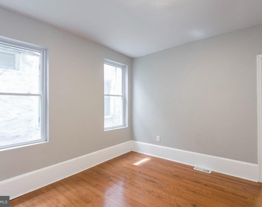 721 S 19th Street - Photo Thumbnail 2