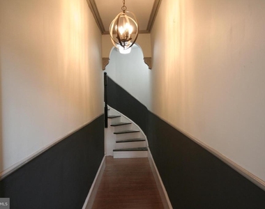721 S 19th Street - Photo Thumbnail 12