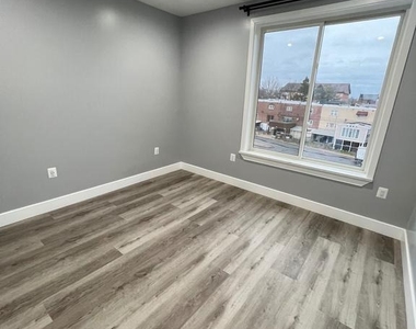 700 N Marshall Street - Photo Thumbnail 20