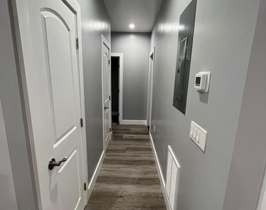 700 N Marshall Street - Photo Thumbnail 11
