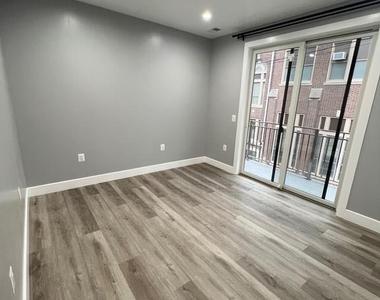 700 N Marshall Street - Photo Thumbnail 14