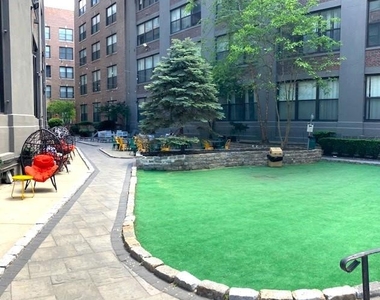 1100 S Broad Street - Photo Thumbnail 3