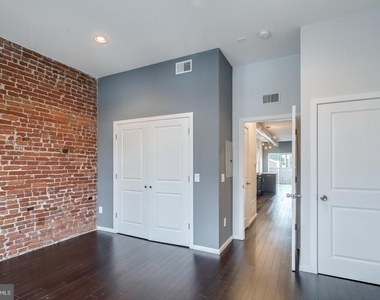 927 N 2nd Street - Photo Thumbnail 11