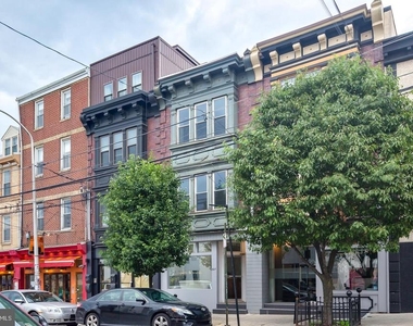 927 N 2nd Street - Photo Thumbnail 1
