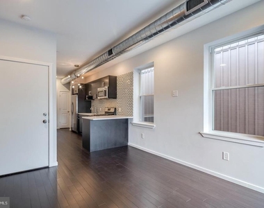 927 N 2nd Street - Photo Thumbnail 3