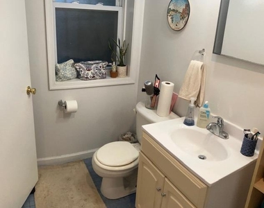 758 S 15th Street - Photo Thumbnail 8