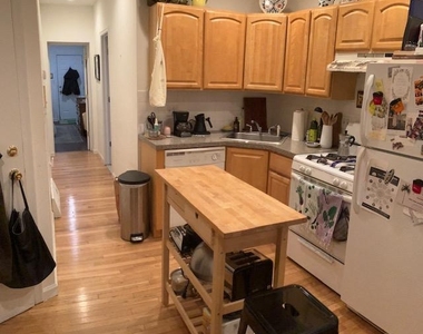 758 S 15th Street - Photo Thumbnail 5
