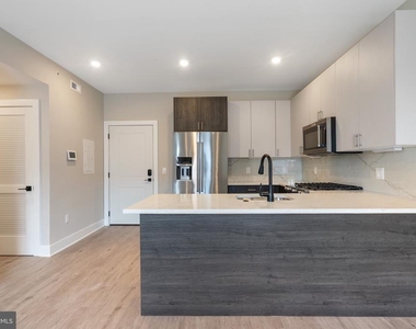 408-10 N Front Street - Photo Thumbnail 4
