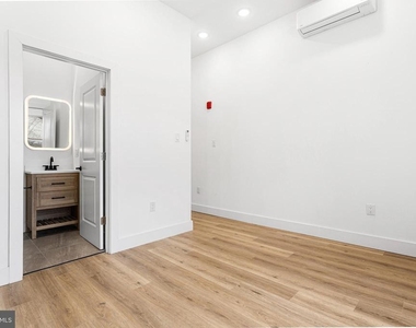 2317 N 33rd Street - Photo Thumbnail 2