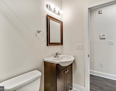 1848 N 19th Street - Photo Thumbnail 6
