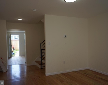 135 Gay Street - Photo Thumbnail 3