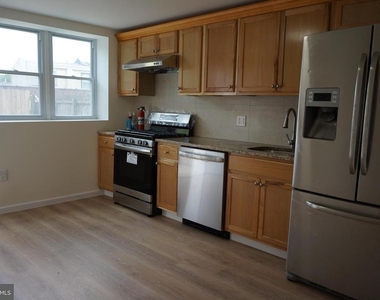 135 Gay Street - Photo Thumbnail 6