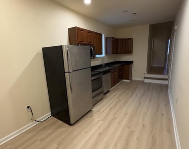 1706 W Diamond Street - Photo Thumbnail 3