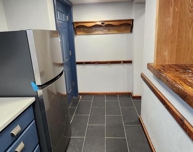1912 S 19th Street - Photo Thumbnail 10