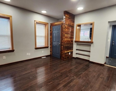 1912 S 19th Street - Photo Thumbnail 11