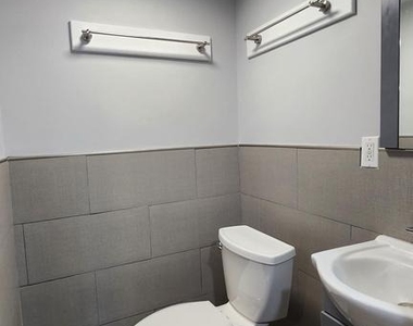 1912 S 19th Street - Photo Thumbnail 24