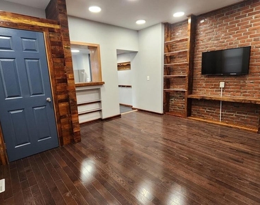 1912 S 19th Street - Photo Thumbnail 15