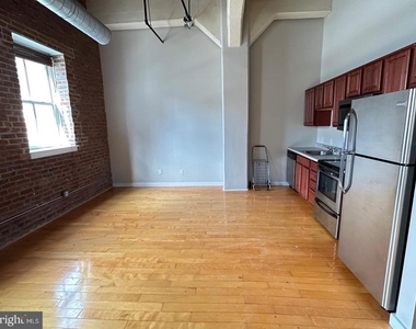 1010 Arch Street - Photo Thumbnail 9