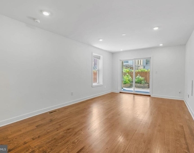 1522 Mount Vernon Street - Photo Thumbnail 9