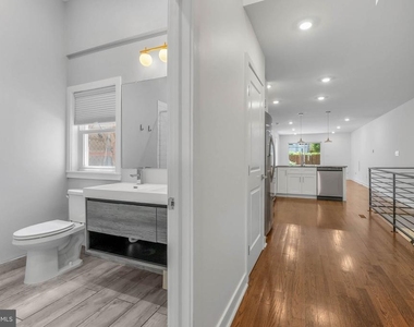 1522 Mount Vernon Street - Photo Thumbnail 3