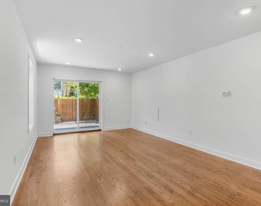 1522 Mount Vernon Street - Photo Thumbnail 10
