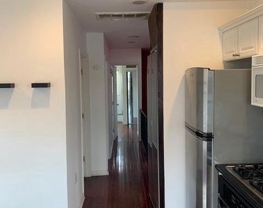 918 S 22nd Street - Photo Thumbnail 4