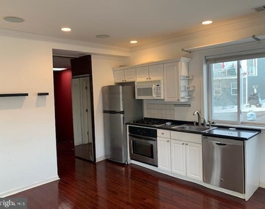918 S 22nd Street - Photo Thumbnail 1