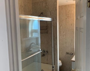 918 S 22nd Street - Photo Thumbnail 5