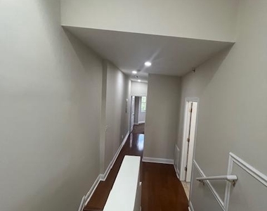 923 N 15th Street - Photo Thumbnail 14