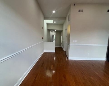 923 N 15th Street - Photo Thumbnail 11