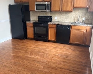 923 N 15th Street - Photo Thumbnail 9