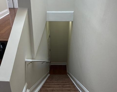 923 N 15th Street - Photo Thumbnail 1