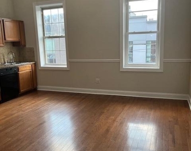 923 N 15th Street - Photo Thumbnail 7